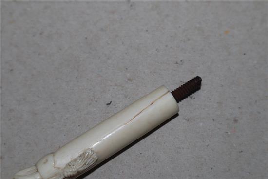 A Victorian ivory parasol handle